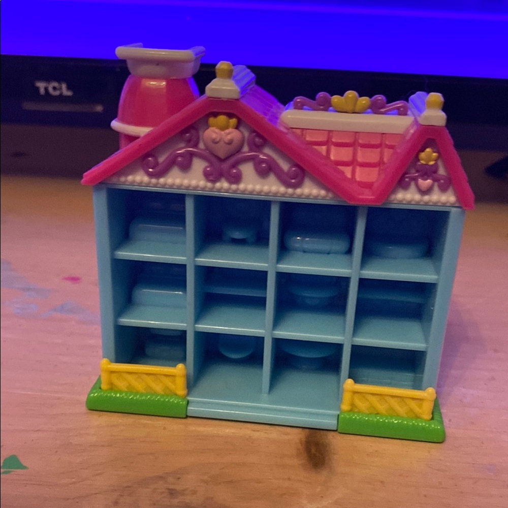 Squinky playhouse